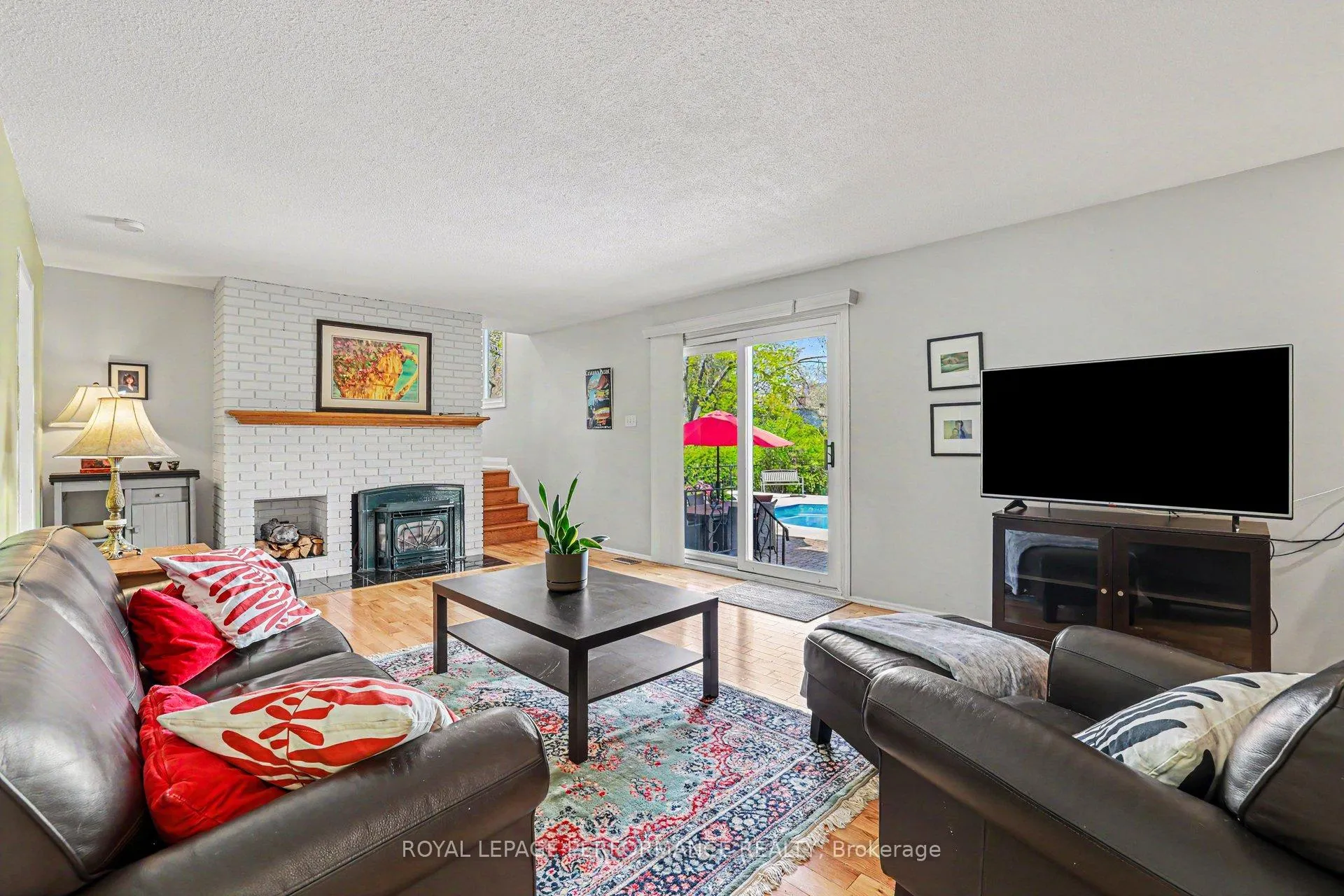 Photo 12 of 26 Delong Drive, Ottawa, Beacon Hill North — HOMEH