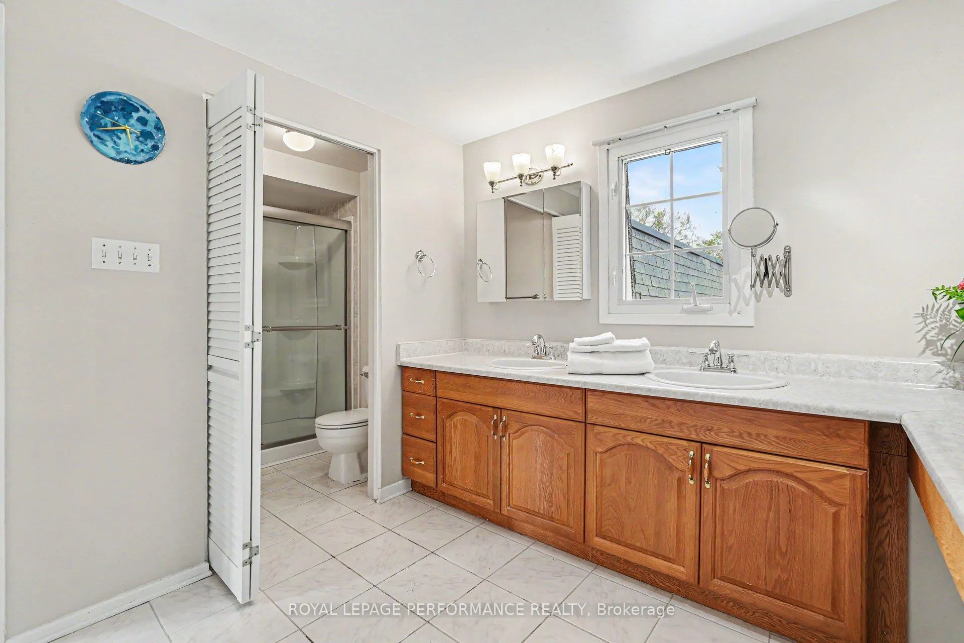 Photo 23 of 26 Delong Drive, Ottawa, Beacon Hill North — HOMEH