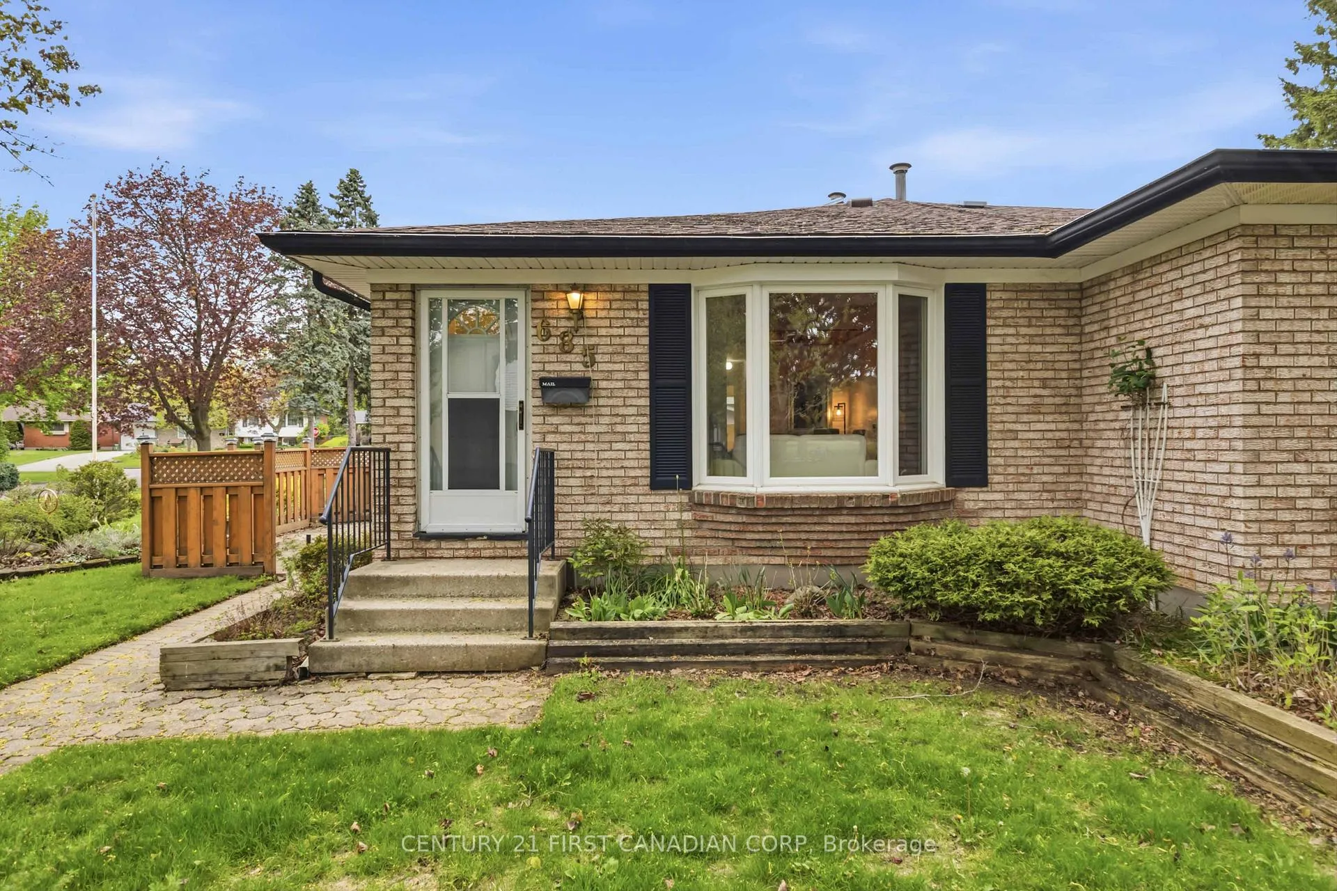 Photo 1 of 685 Ladybrook Crescent, London, South O — HOMEH