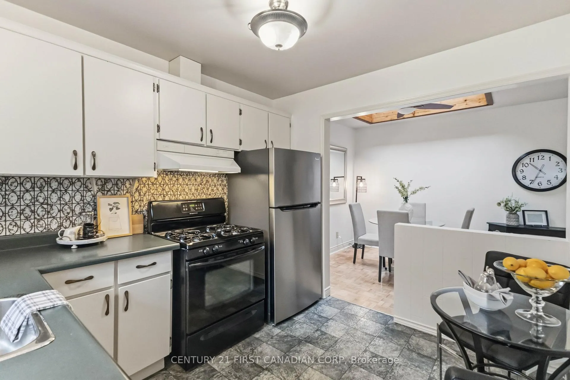 Photo 8 of 685 Ladybrook Crescent, London, South O — HOMEH