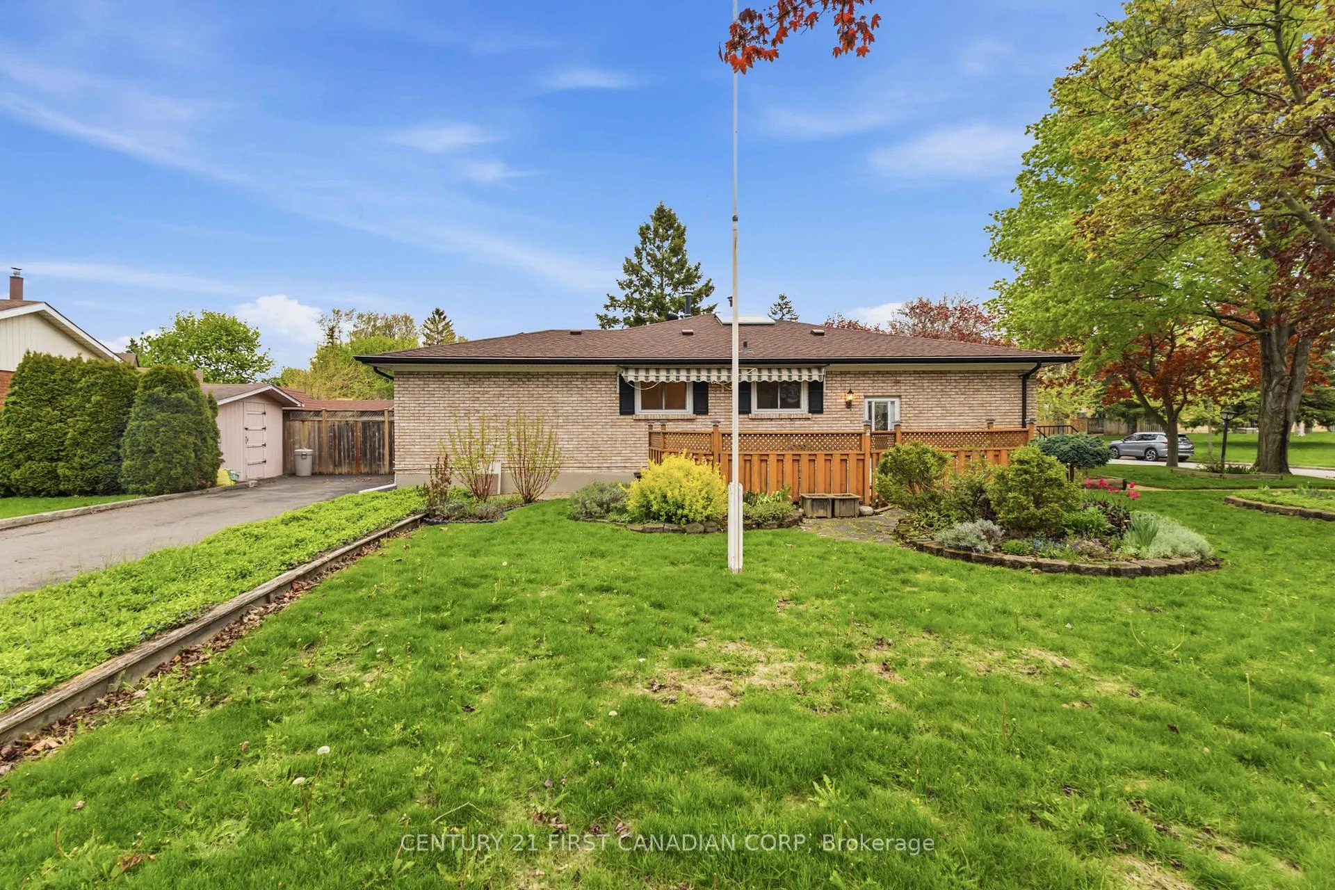 Photo 21 of 685 Ladybrook Crescent, London, South O — HOMEH
