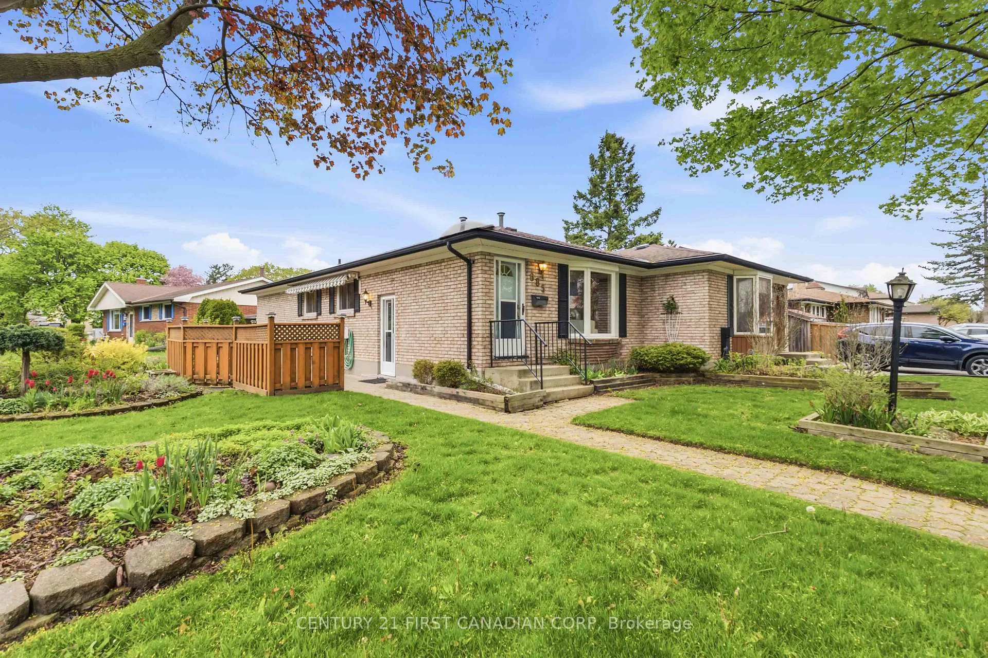 Photo 22 of 685 Ladybrook Crescent, London, South O — HOMEH