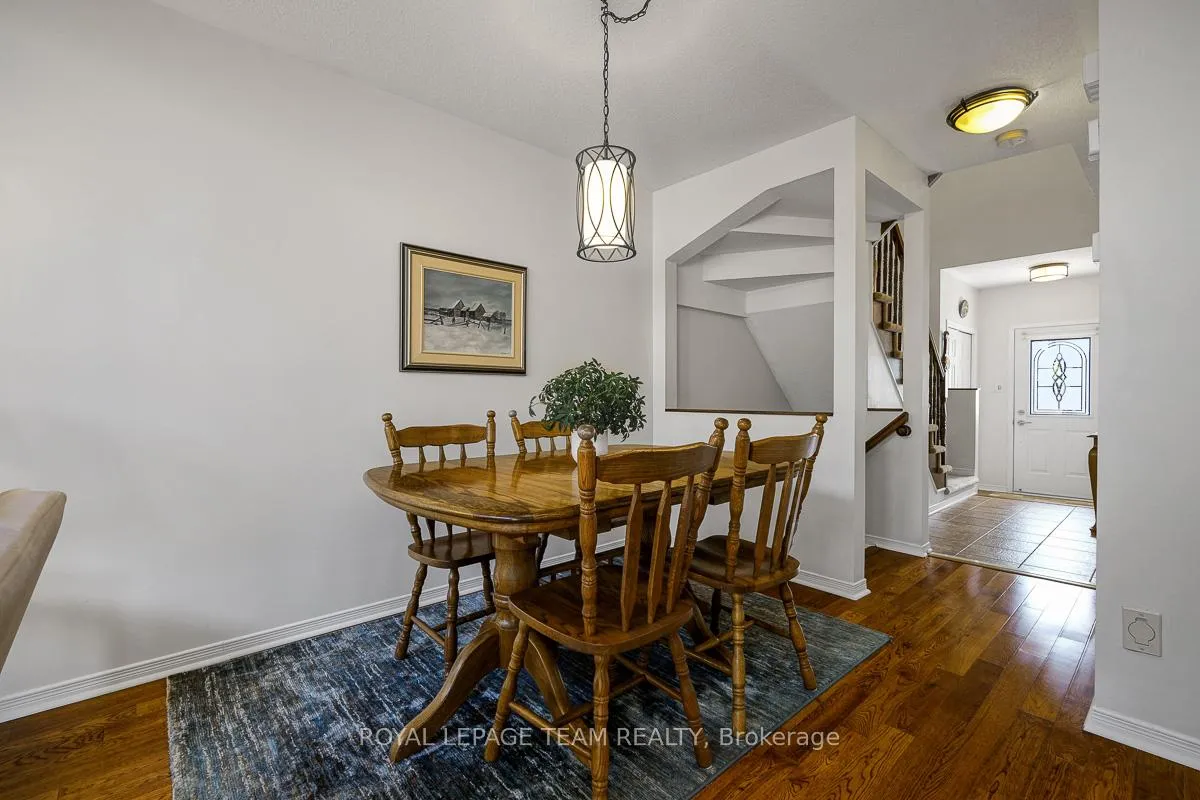 Photo 11 of 19 Inverkip Avenue, Ottawa, Hunt Club Park/Greenboro — HOMEH