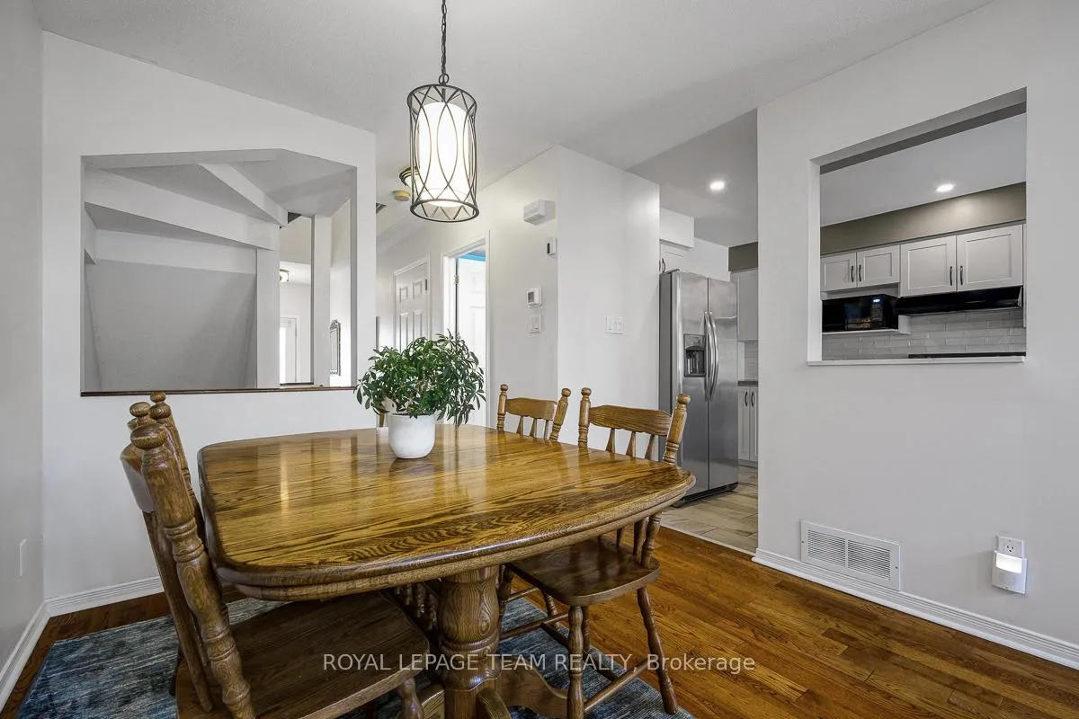 Photo 12 of 19 Inverkip Avenue, Ottawa, Hunt Club Park/Greenboro — HOMEH