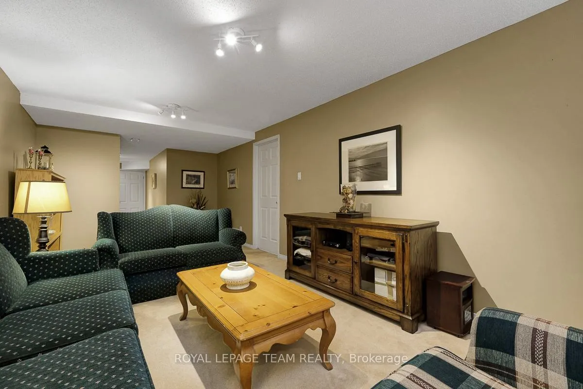 Photo 33 of 19 Inverkip Avenue, Ottawa, Hunt Club Park/Greenboro — HOMEH