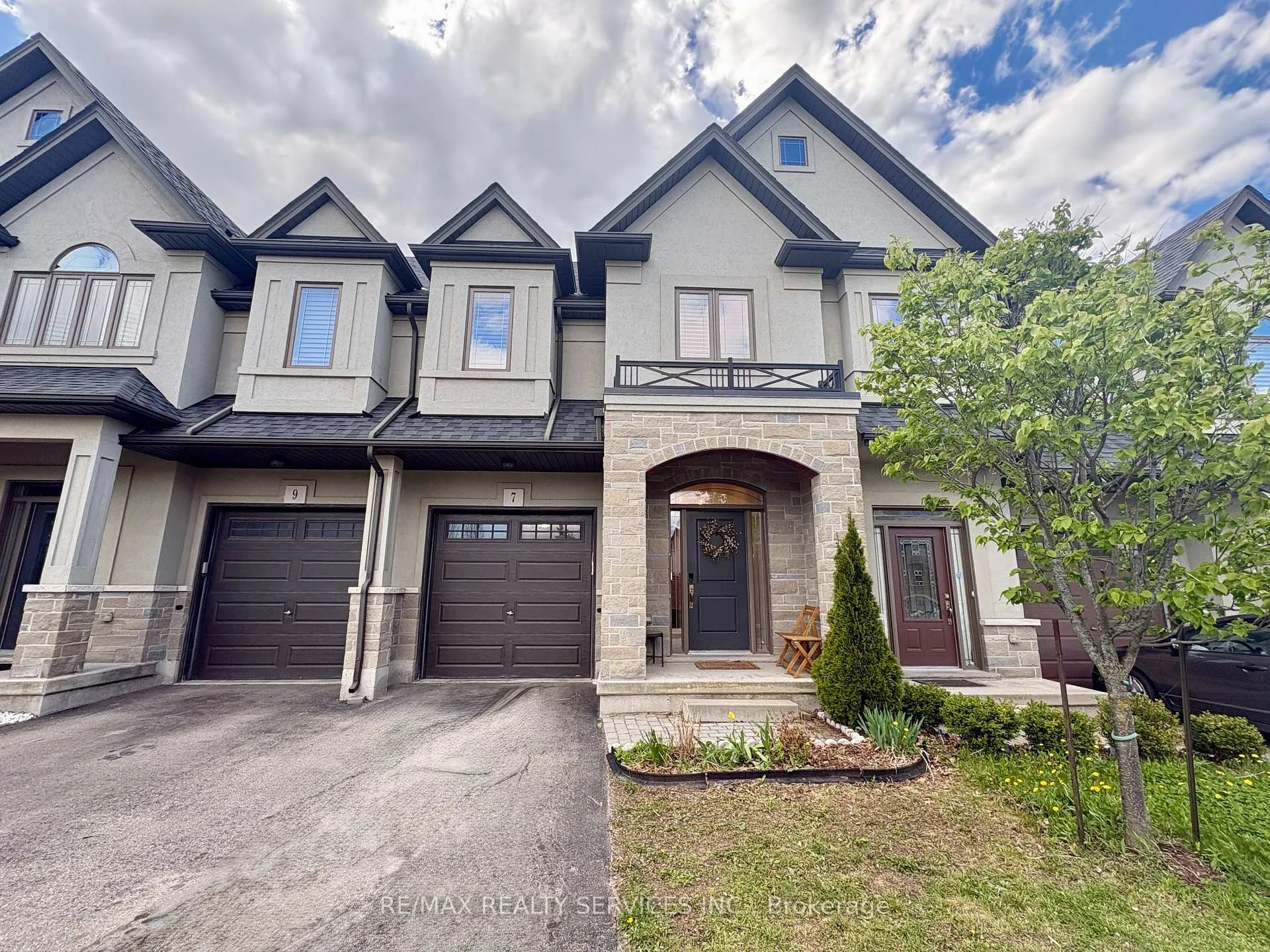 Photo 1 of 7 Sonoma Valley Crescent, Hamilton, Mewburn — HOMEH