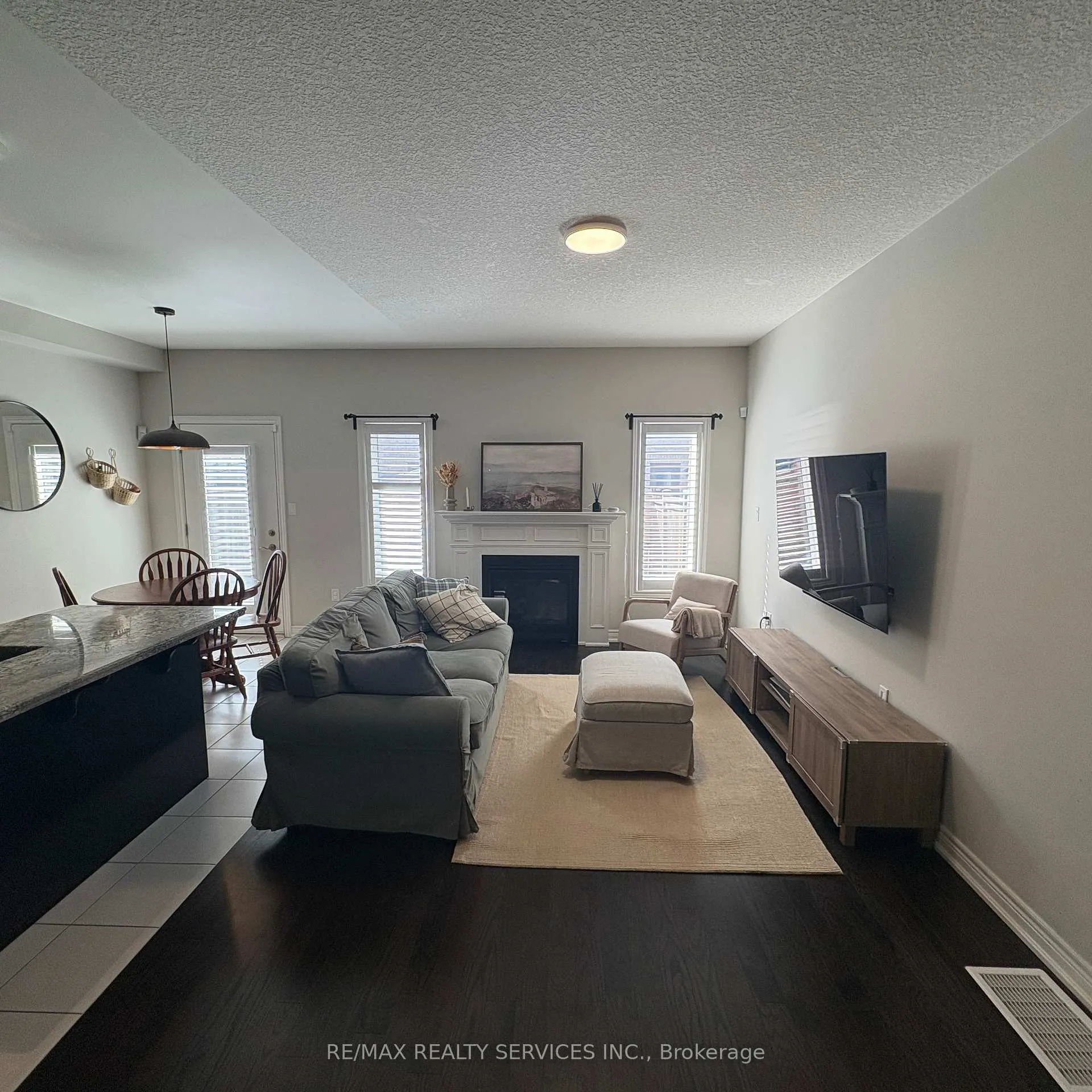 Photo 5 of 7 Sonoma Valley Crescent, Hamilton, Mewburn — HOMEH