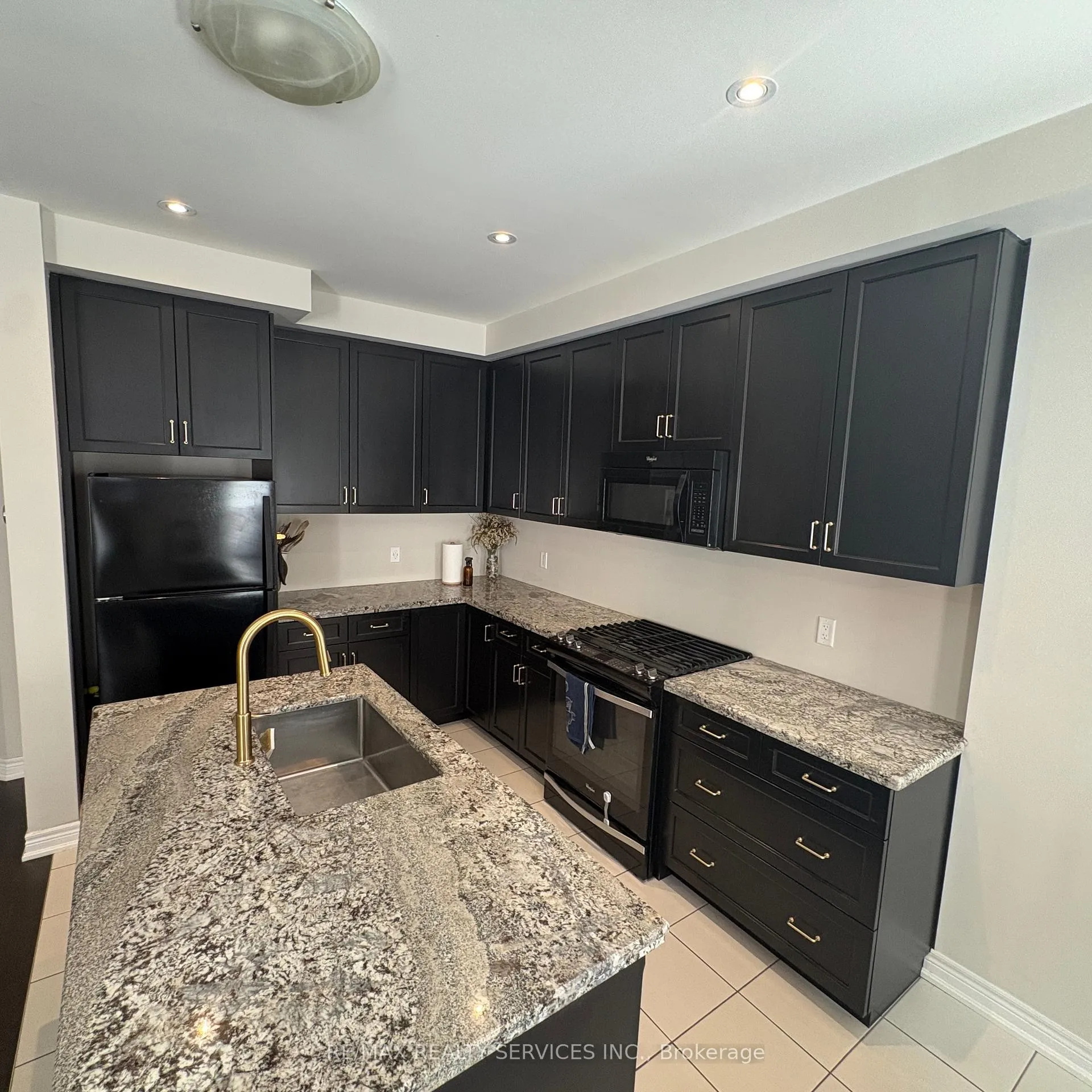 Photo 7 of 7 Sonoma Valley Crescent, Hamilton, Mewburn — HOMEH