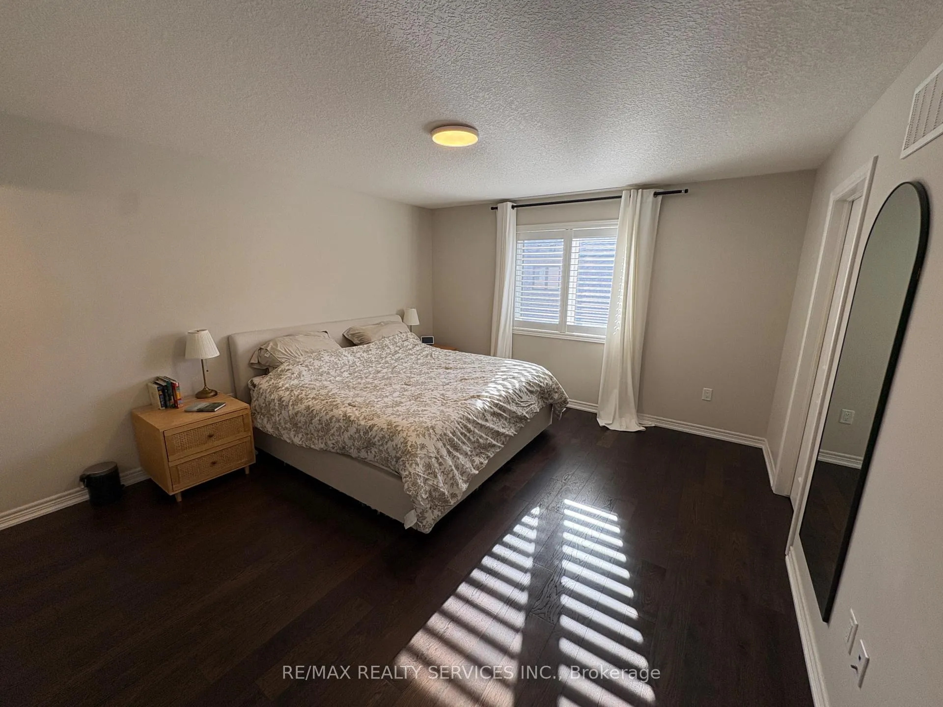Photo 17 of 7 Sonoma Valley Crescent, Hamilton, Mewburn — HOMEH