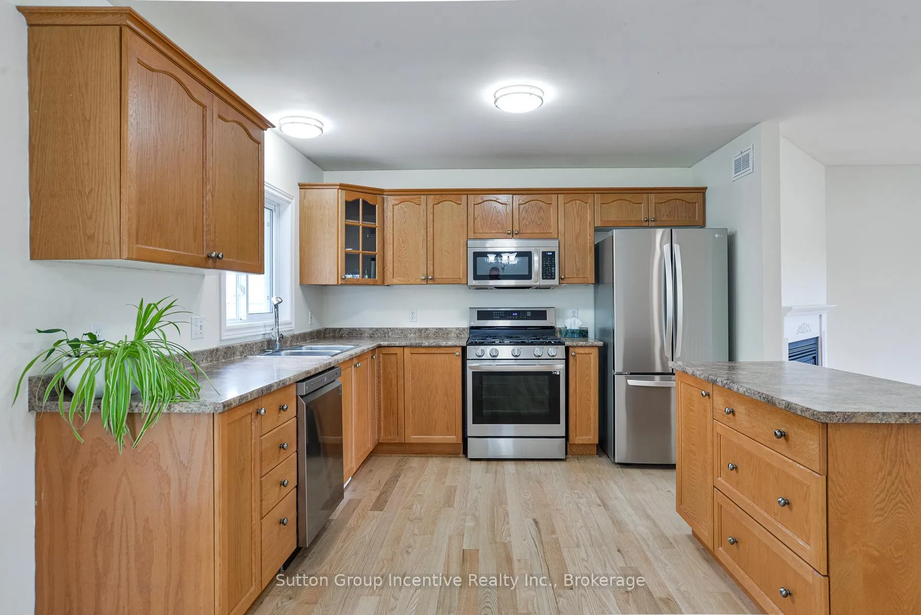 Photo 8 of 391 Grenville Avenue, Orillia — HOMEH