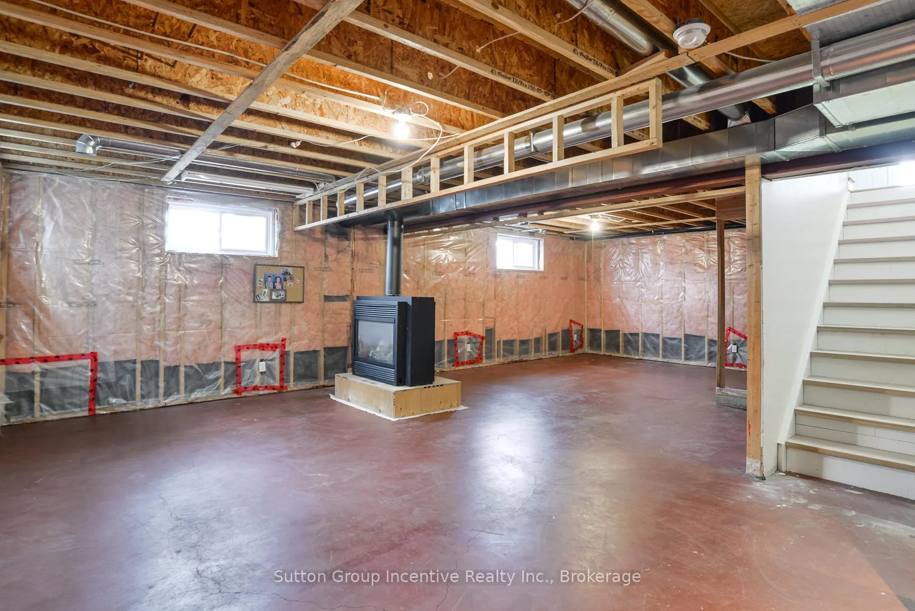 Photo 15 of 391 Grenville Avenue, Orillia — HOMEH