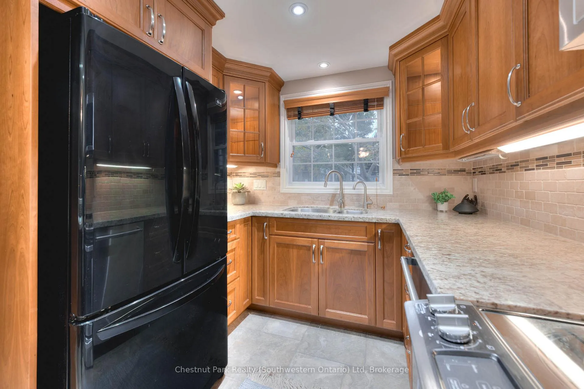 Photo 6 of Unit 30, 383 Edinburgh Road S, Guelph, Dovercliffe Park/Old University — HOMEH