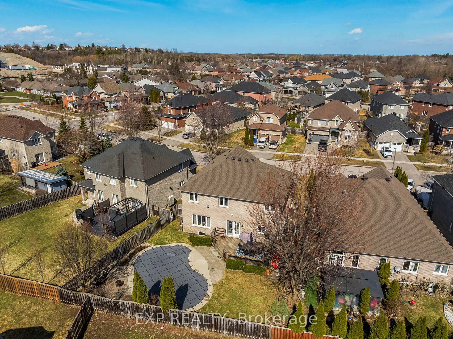 Photo 2 of 14 Whitestone Drive, Georgina, Keswick North — HOMEH
