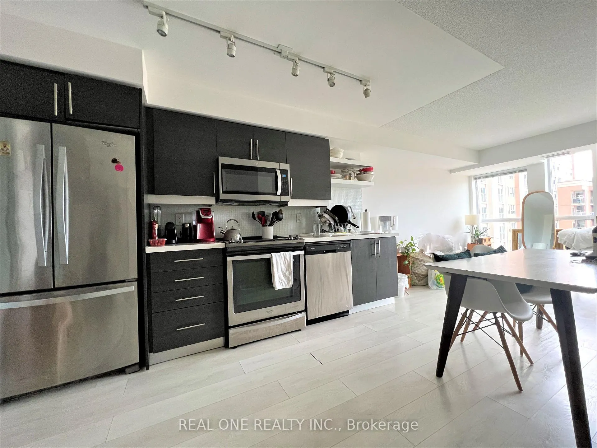 Photo 4 of Unit 916, 400 Adelaide Street E, Toronto, Moss Park — HOMEH