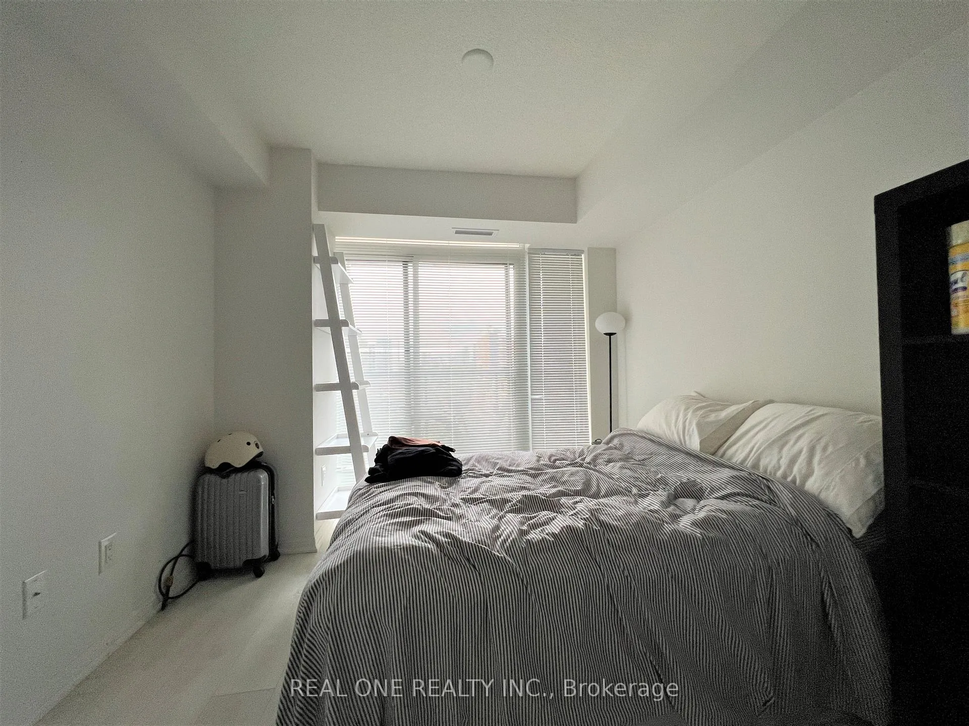 Photo 6 of Unit 916, 400 Adelaide Street E, Toronto, Moss Park — HOMEH