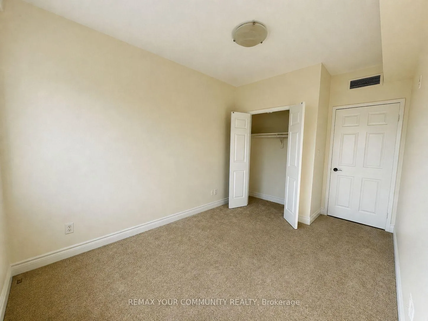 Photo 17 of Unit 305, 14961 Yonge Street, Aurora, Aurora Village — HOMEH