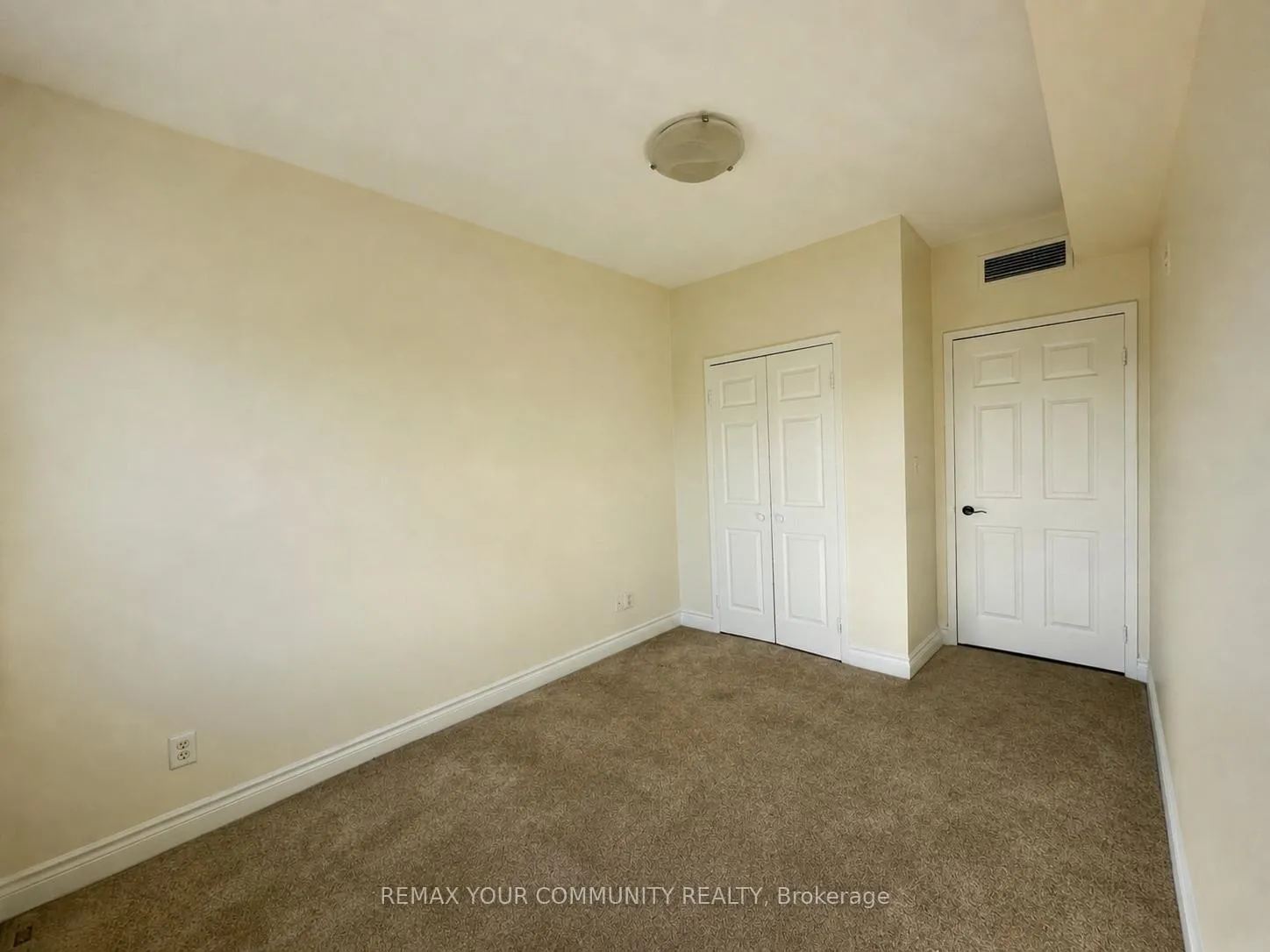 Photo 18 of Unit 305, 14961 Yonge Street, Aurora, Aurora Village — HOMEH