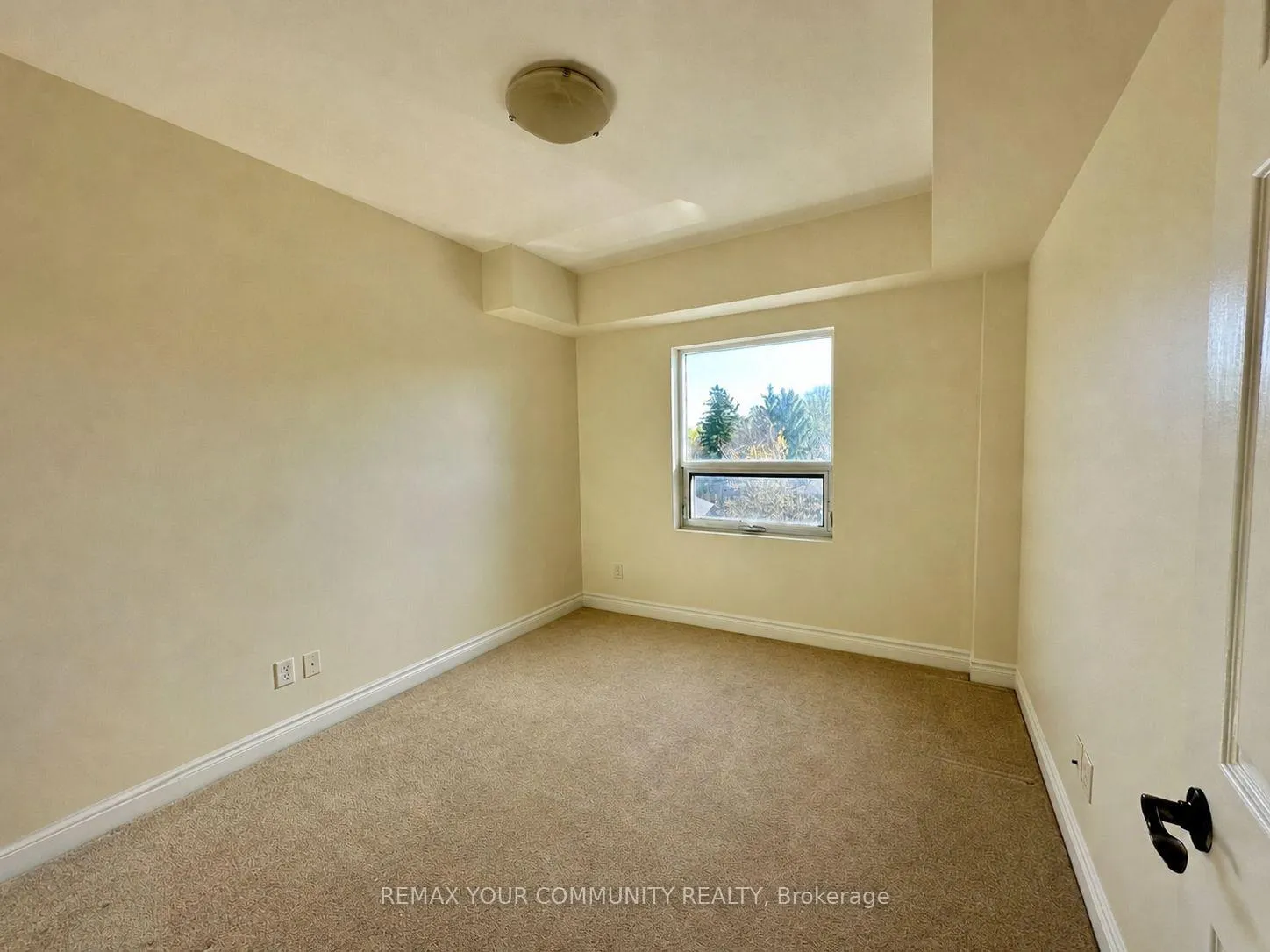Photo 20 of Unit 305, 14961 Yonge Street, Aurora, Aurora Village — HOMEH