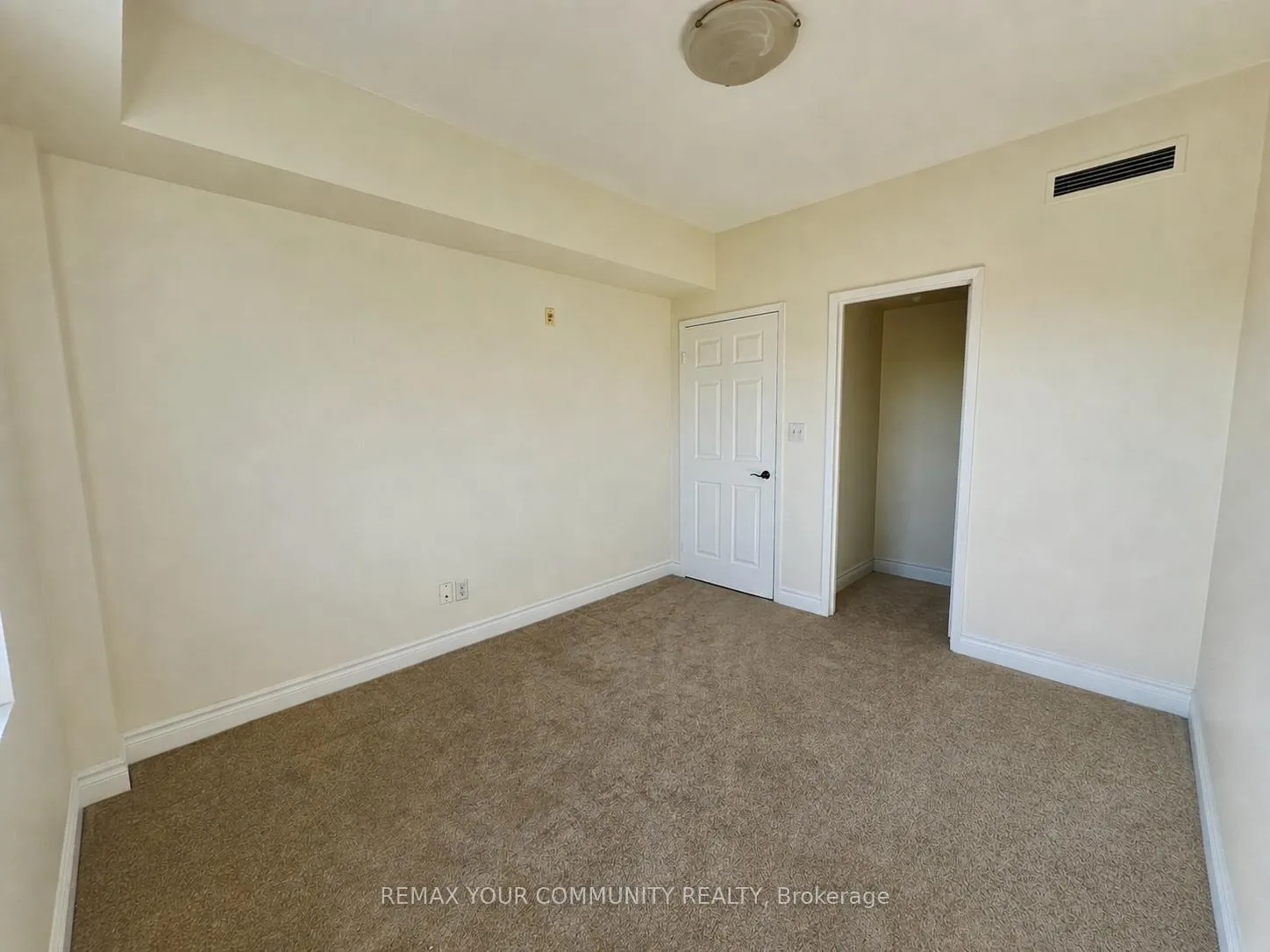 Photo 21 of Unit 305, 14961 Yonge Street, Aurora, Aurora Village — HOMEH