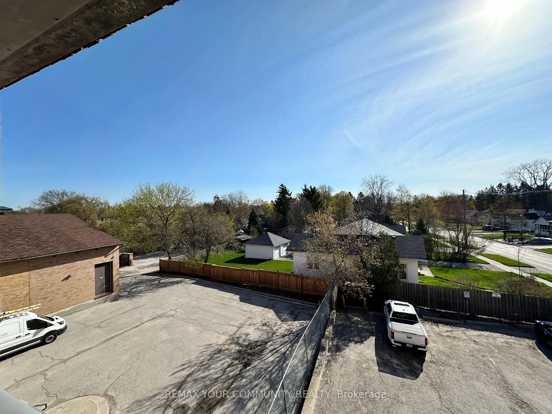 Photo 22 of Unit 305, 14961 Yonge Street, Aurora, Aurora Village — HOMEH