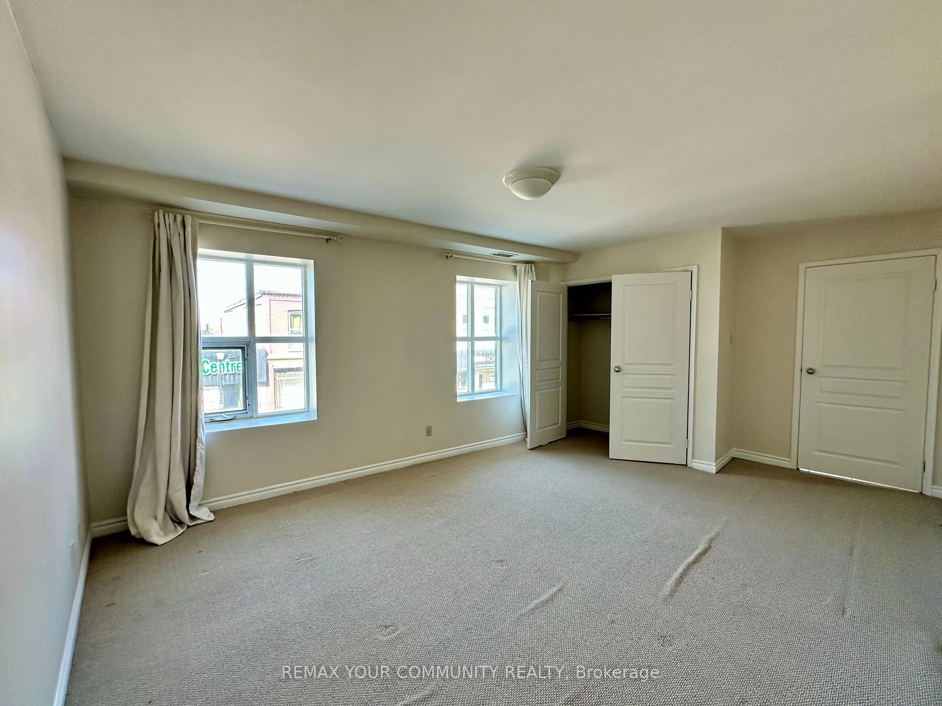 Photo 16 of Unit 201, 15207 Yonge Street, Aurora, Aurora Village — HOMEH
