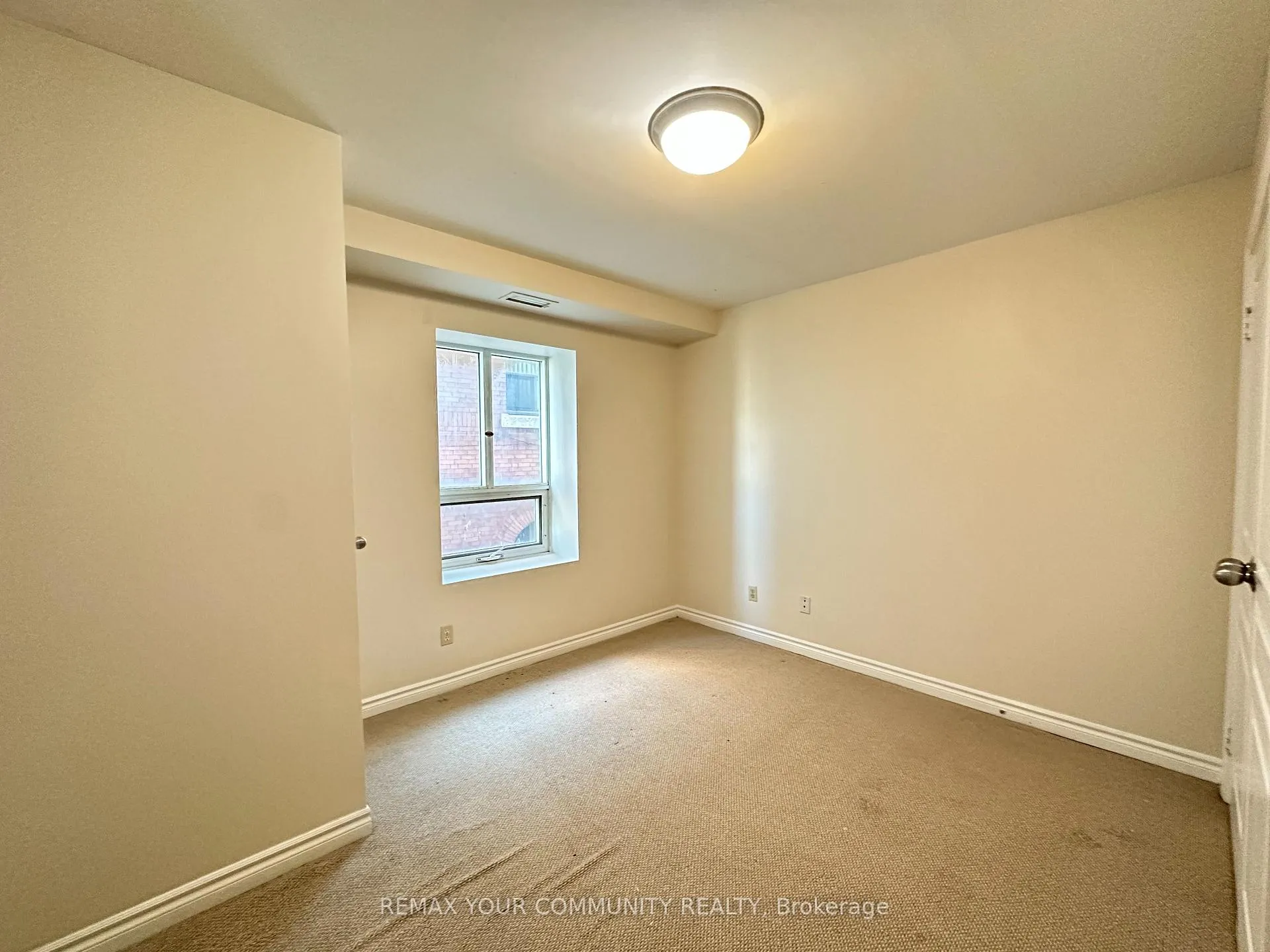 Photo 19 of Unit 201, 15207 Yonge Street, Aurora, Aurora Village — HOMEH
