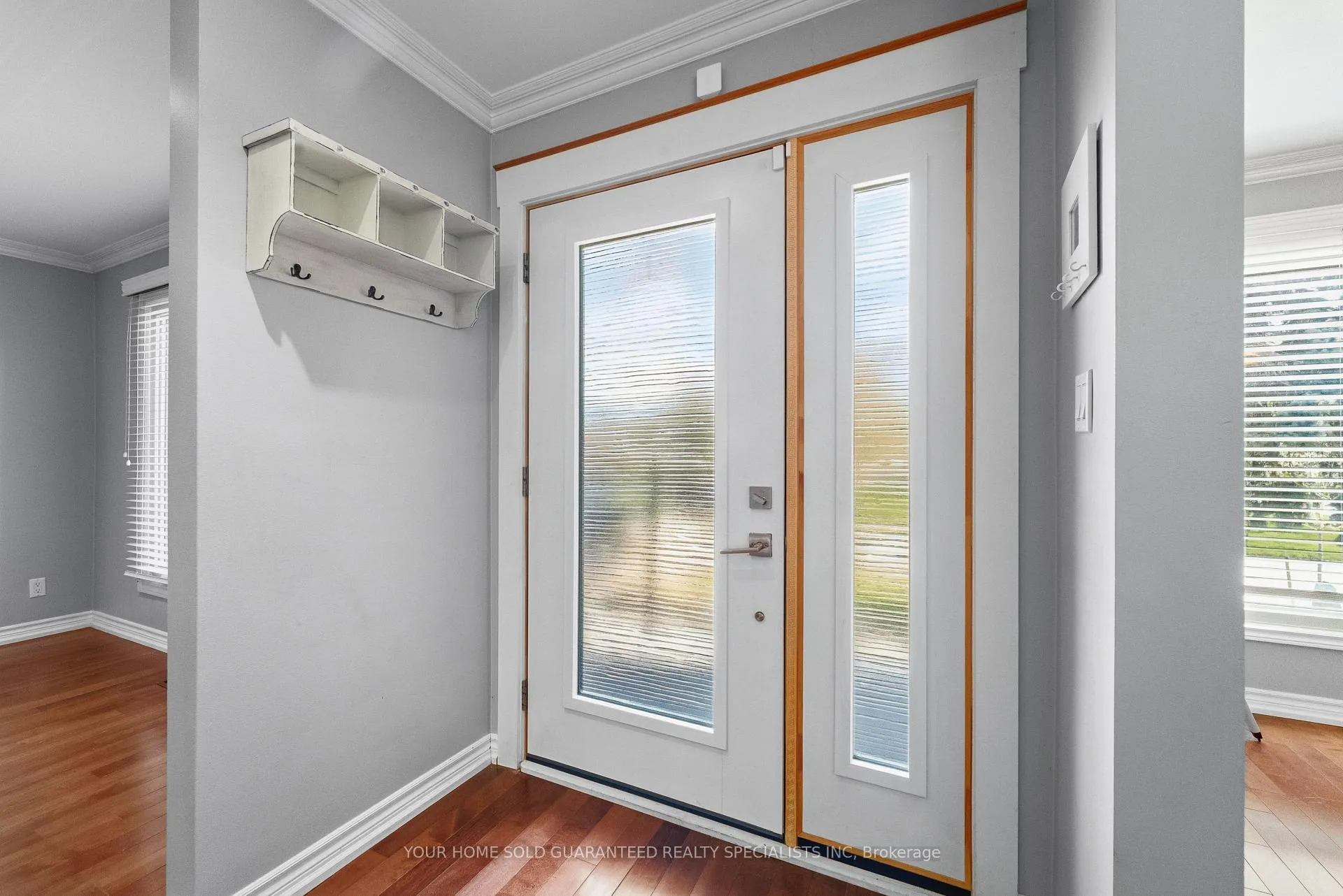 Photo 4 of 947 Sierra Boulevard, Mississauga, Applewood — HOMEH