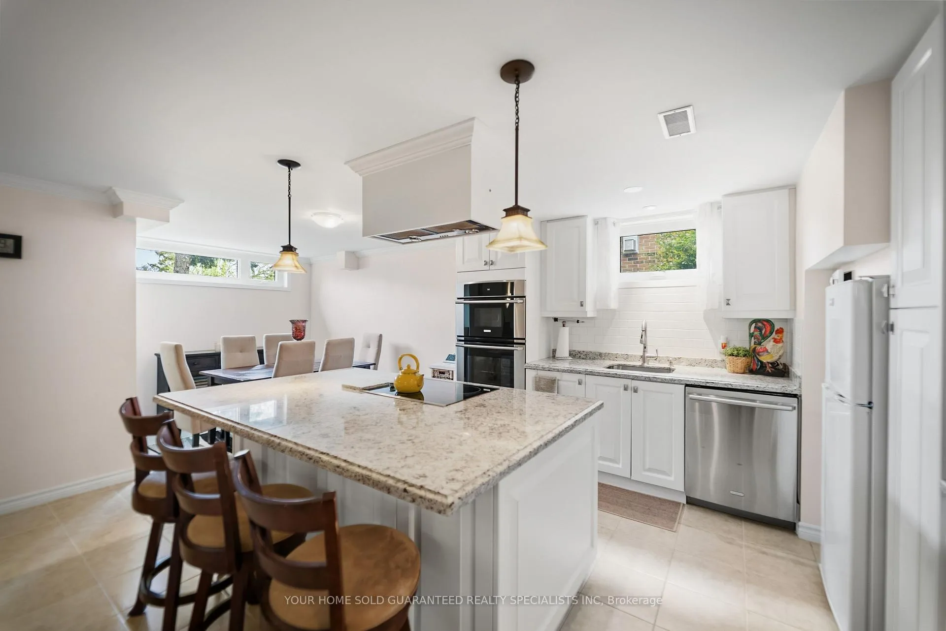 Photo 16 of 947 Sierra Boulevard, Mississauga, Applewood — HOMEH