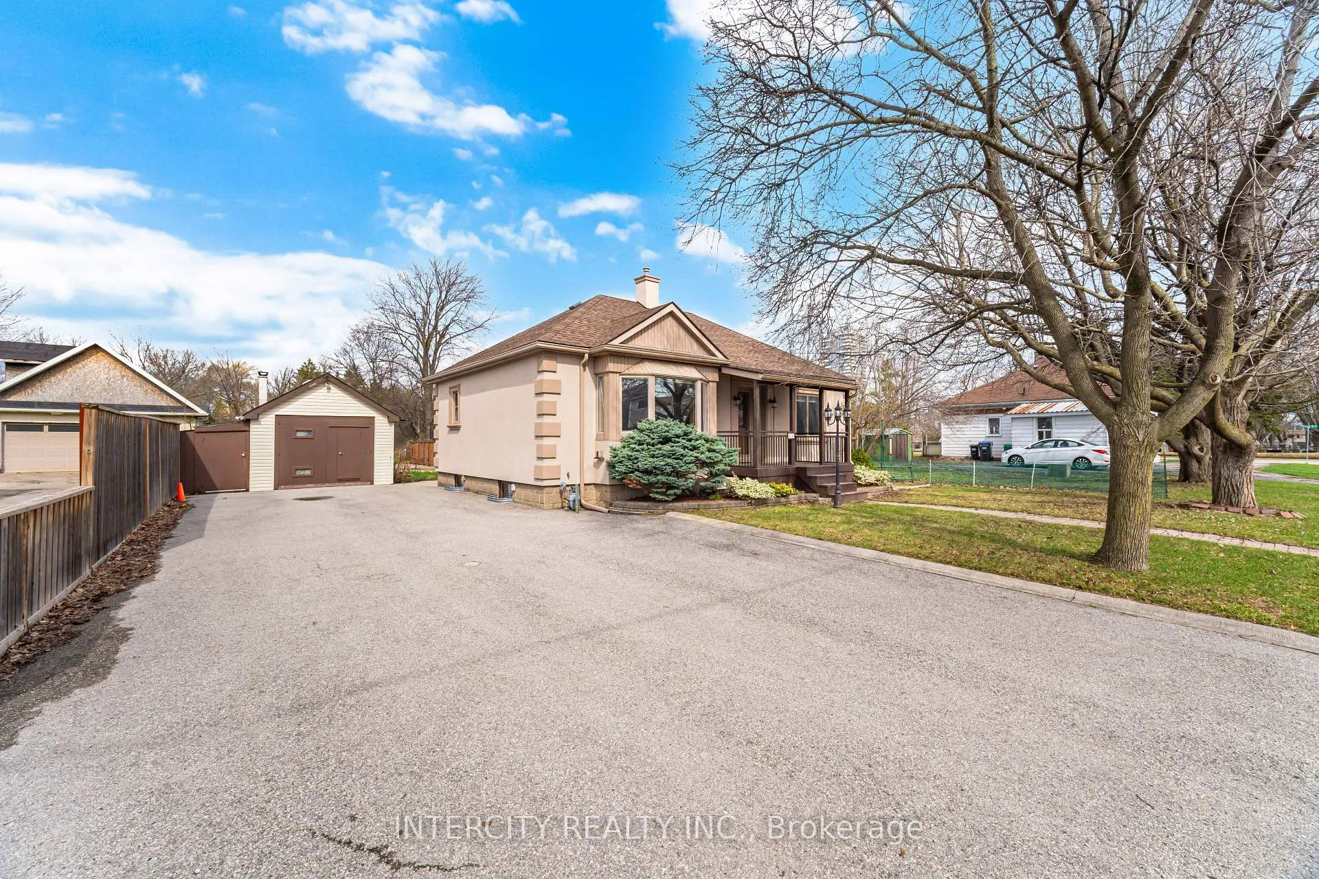 Photo 4 of 1A Sophia Street, Brampton, Brampton North — HOMEH