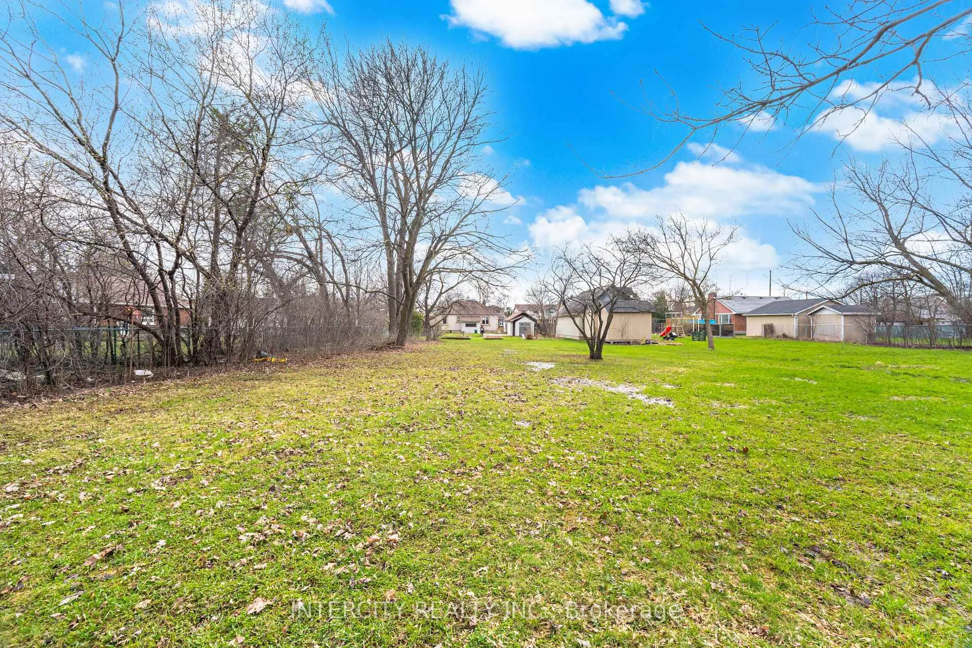 Photo 25 of 1A Sophia Street, Brampton, Brampton North — HOMEH