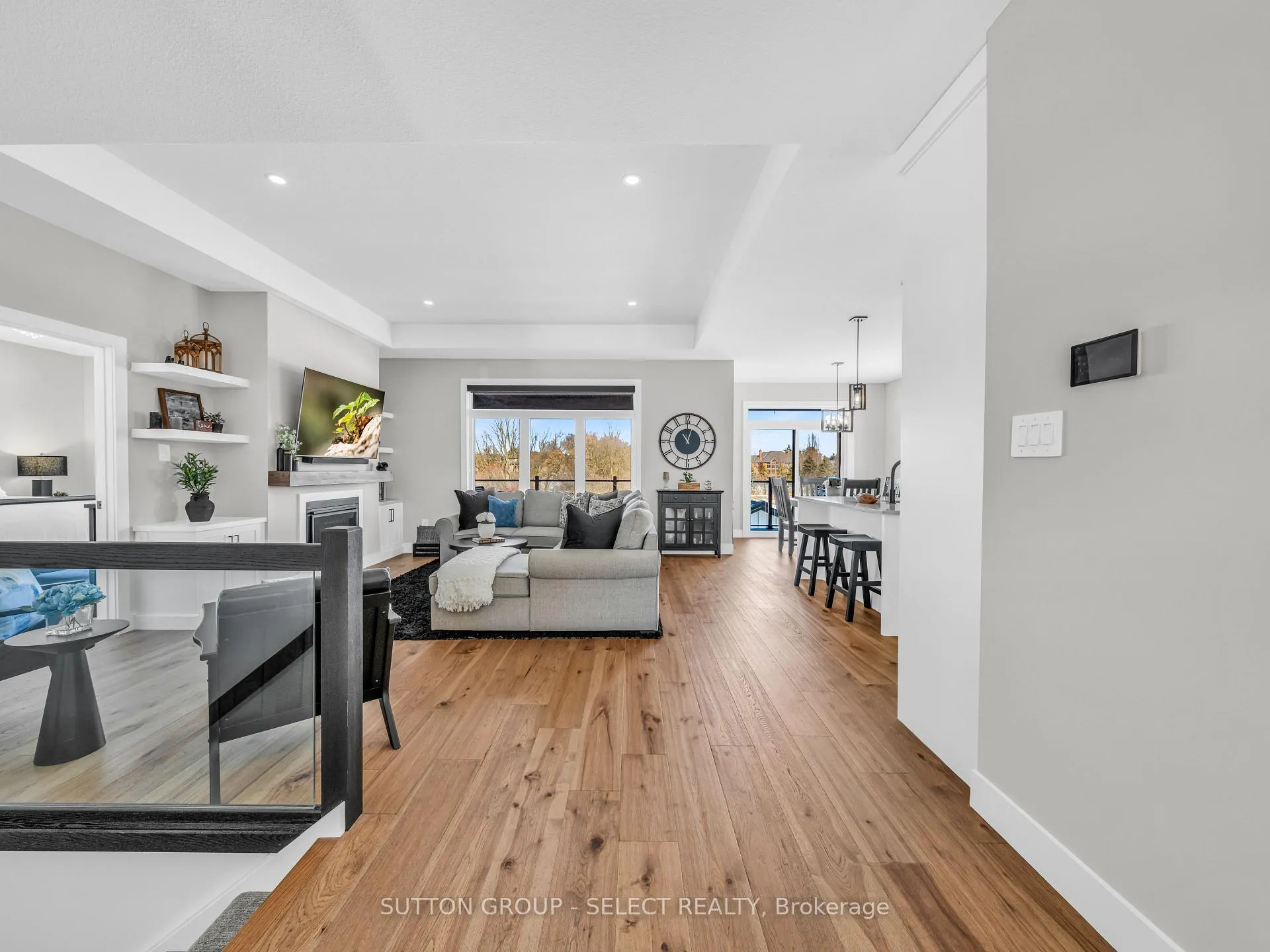 Photo 5 of 2222 Linkway Boulevard, London, South A — HOMEH