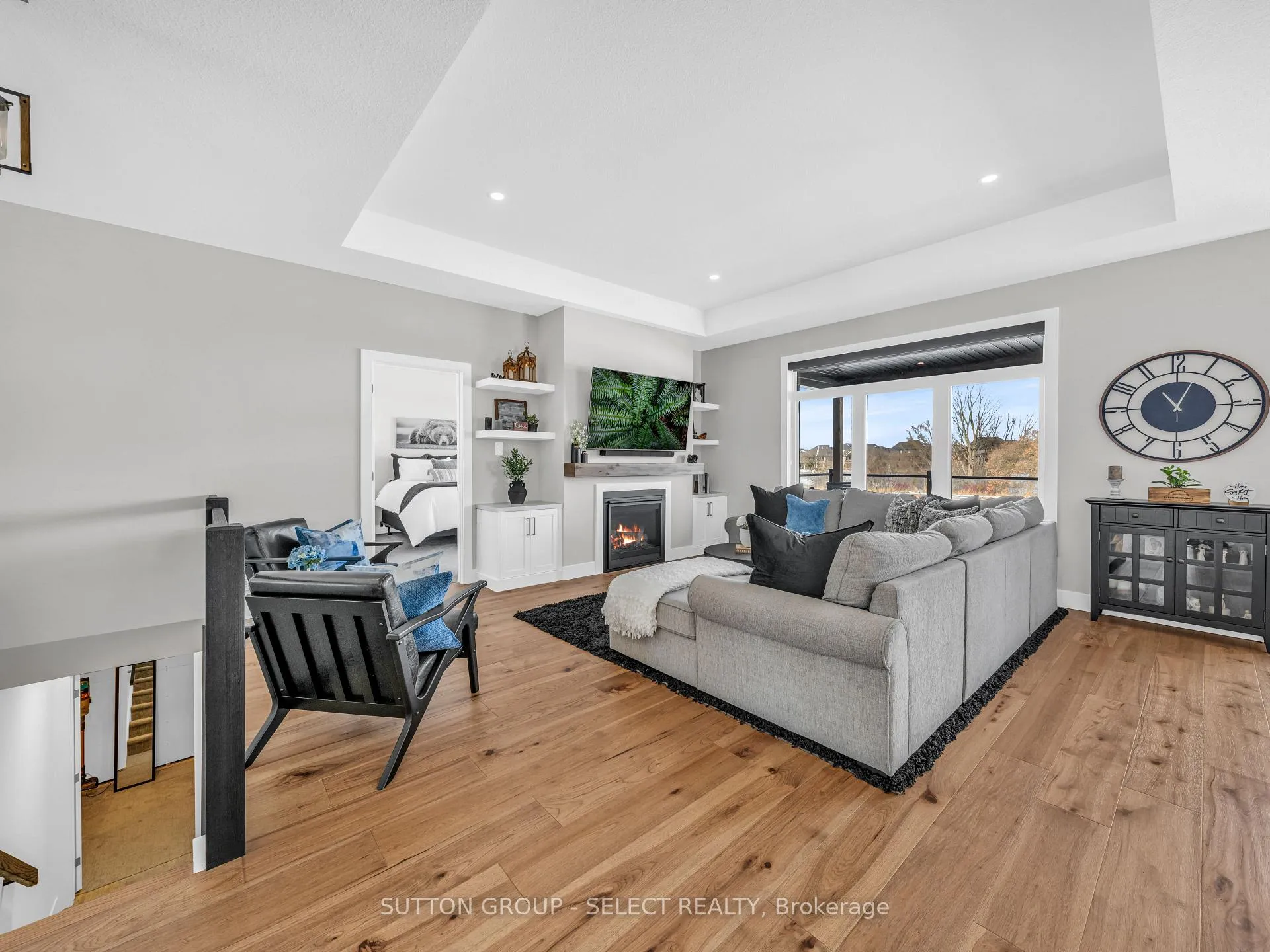 Photo 6 of 2222 Linkway Boulevard, London, South A — HOMEH
