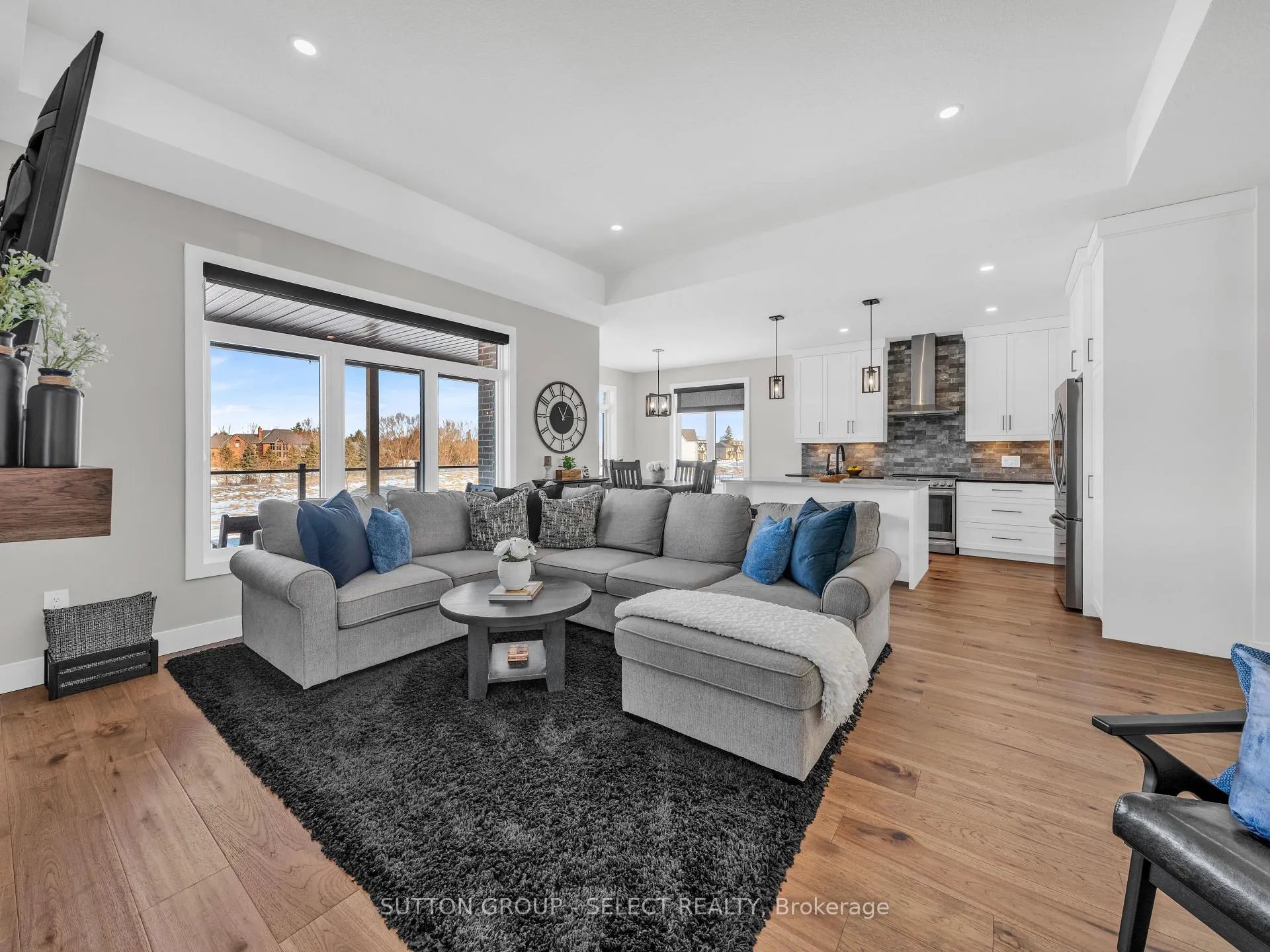 Photo 7 of 2222 Linkway Boulevard, London, South A — HOMEH