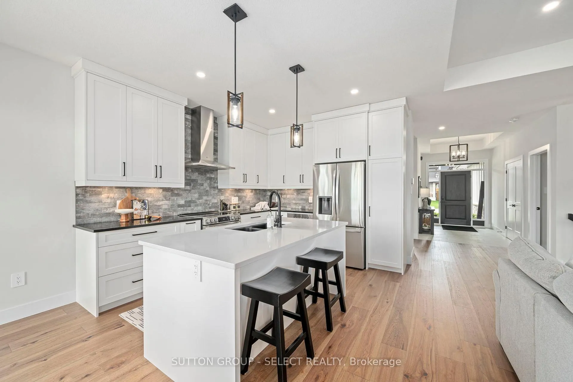 Photo 8 of 2222 Linkway Boulevard, London, South A — HOMEH