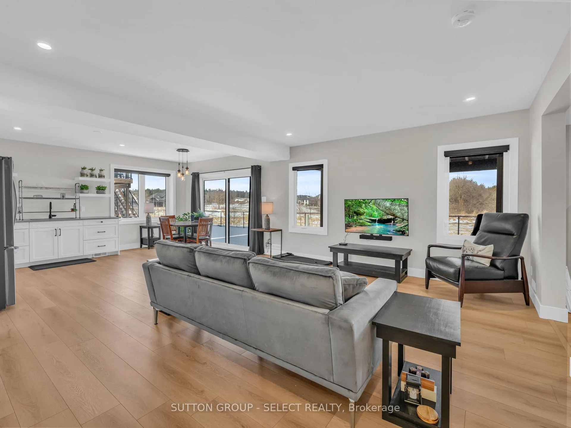 Photo 31 of 2222 Linkway Boulevard, London, South A — HOMEH