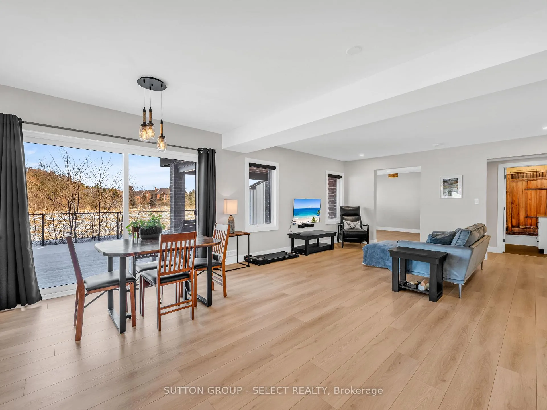 Photo 35 of 2222 Linkway Boulevard, London, South A — HOMEH