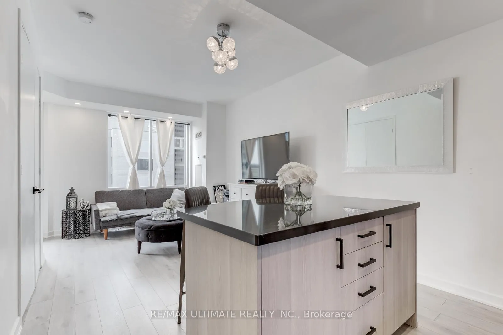 Photo 2 of Unit 1814, 85 Bloor Street E, Toronto, Church-Yonge Corridor — HOMEH