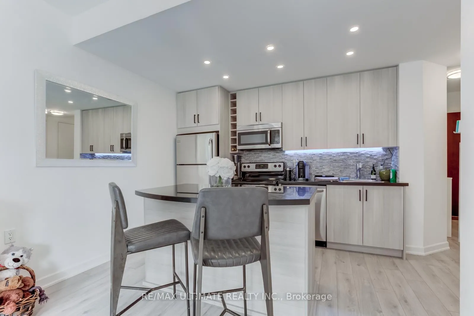 Photo 9 of Unit 1814, 85 Bloor Street E, Toronto, Church-Yonge Corridor — HOMEH
