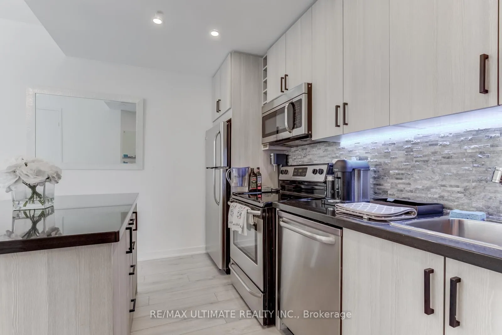 Photo 11 of Unit 1814, 85 Bloor Street E, Toronto, Church-Yonge Corridor — HOMEH