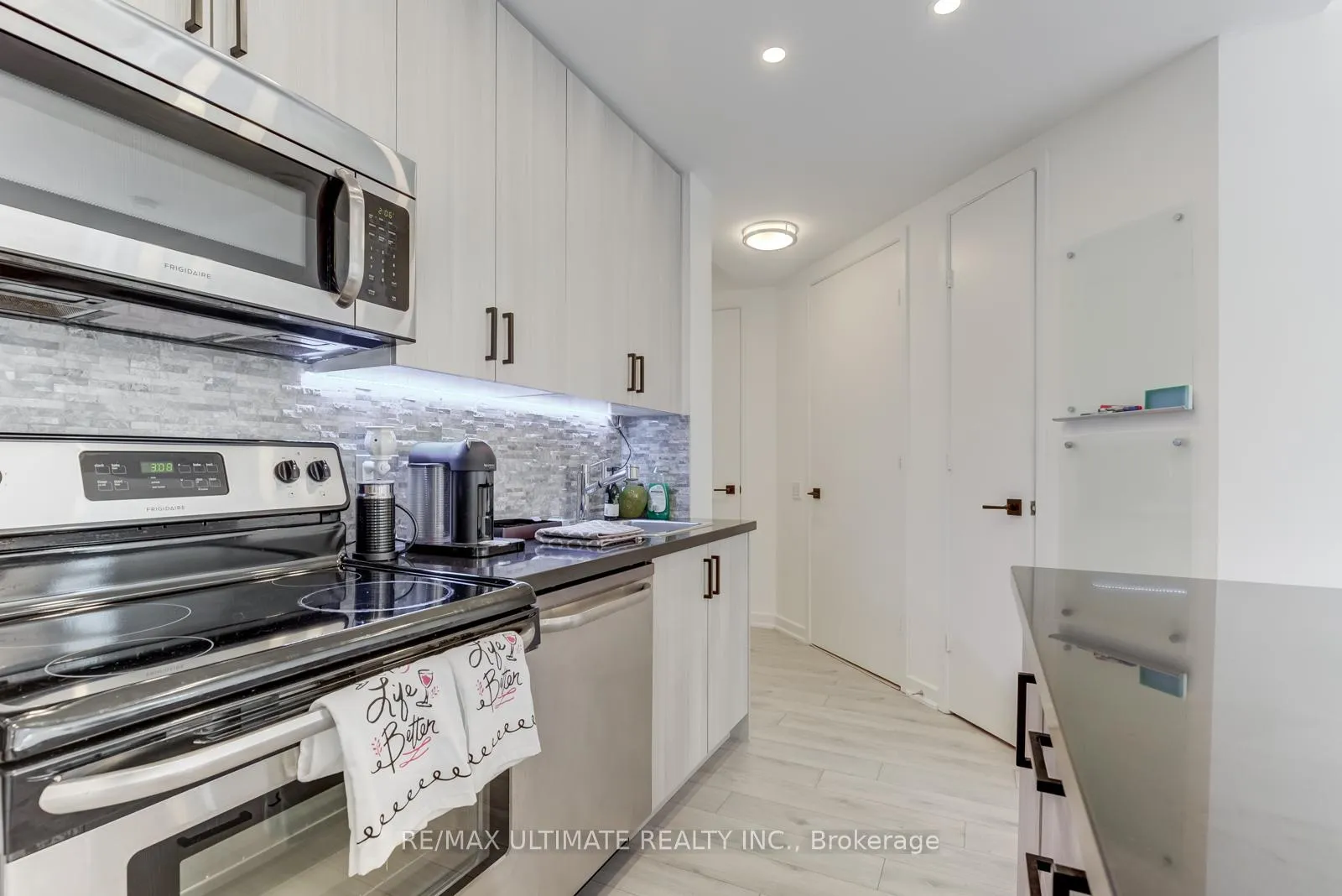 Photo 13 of Unit 1814, 85 Bloor Street E, Toronto, Church-Yonge Corridor — HOMEH