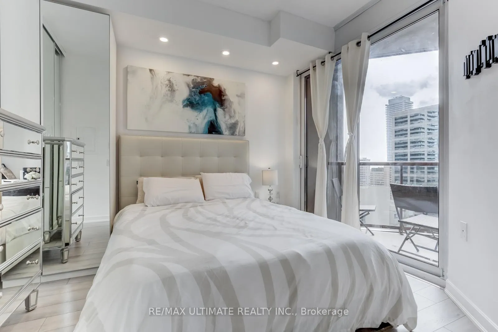 Photo 14 of Unit 1814, 85 Bloor Street E, Toronto, Church-Yonge Corridor — HOMEH