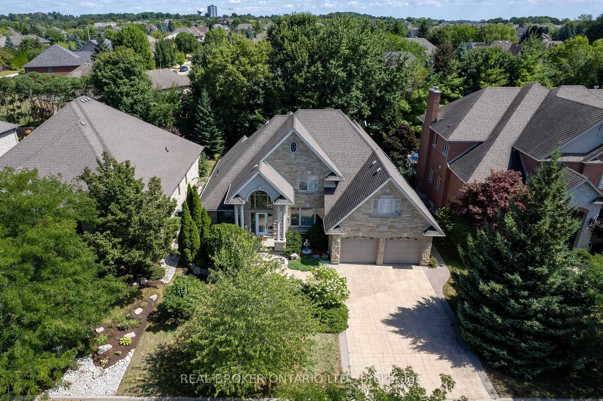 Photo 2 of 215 Black Maple Court, Kitchener — HOMEH