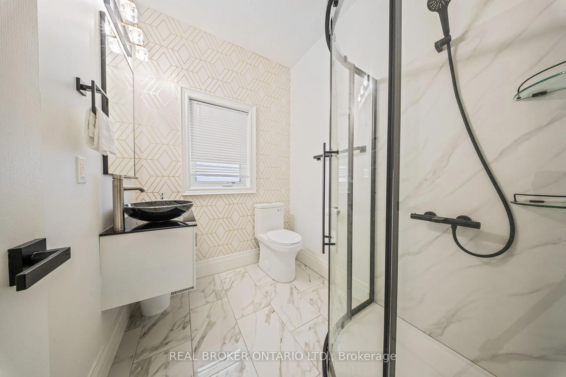 Photo 18 of 215 Black Maple Court, Kitchener — HOMEH