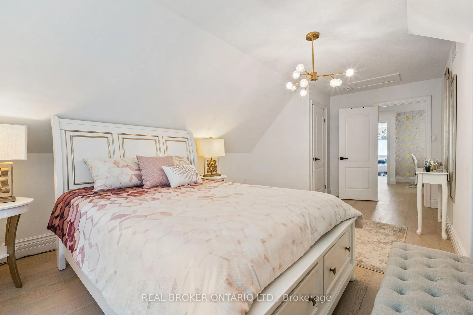 Photo 29 of 215 Black Maple Court, Kitchener — HOMEH