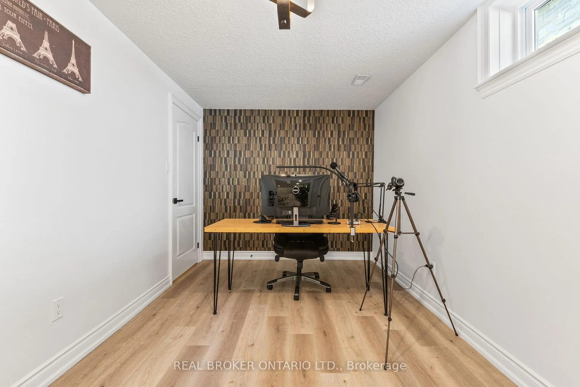 Photo 36 of 215 Black Maple Court, Kitchener — HOMEH