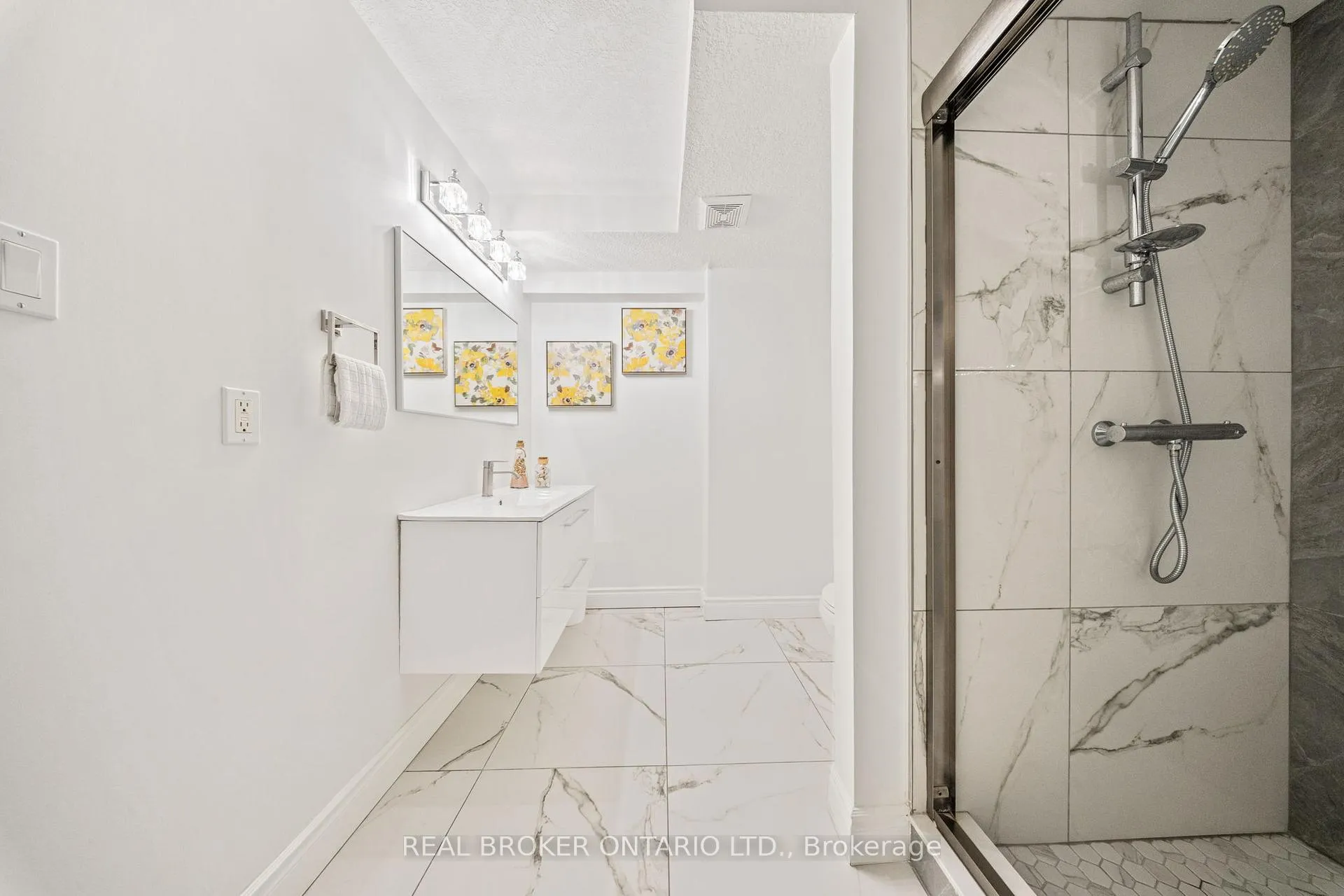 Photo 39 of 215 Black Maple Court, Kitchener — HOMEH