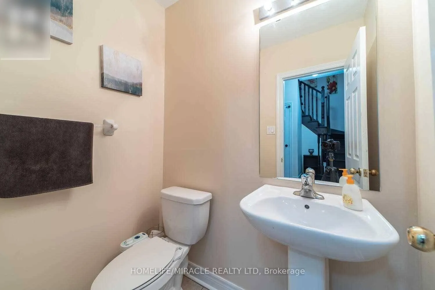 Photo 15 of 30 Gower Crescent, Brampton, Sandringham-Wellington — HOMEH