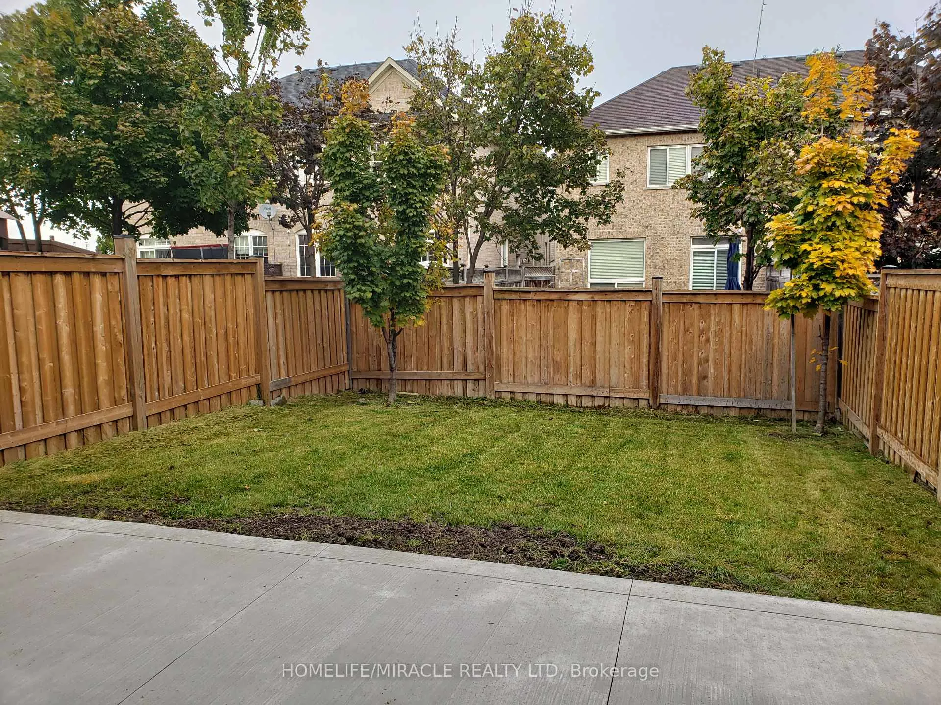 Photo 19 of 30 Gower Crescent, Brampton, Sandringham-Wellington — HOMEH