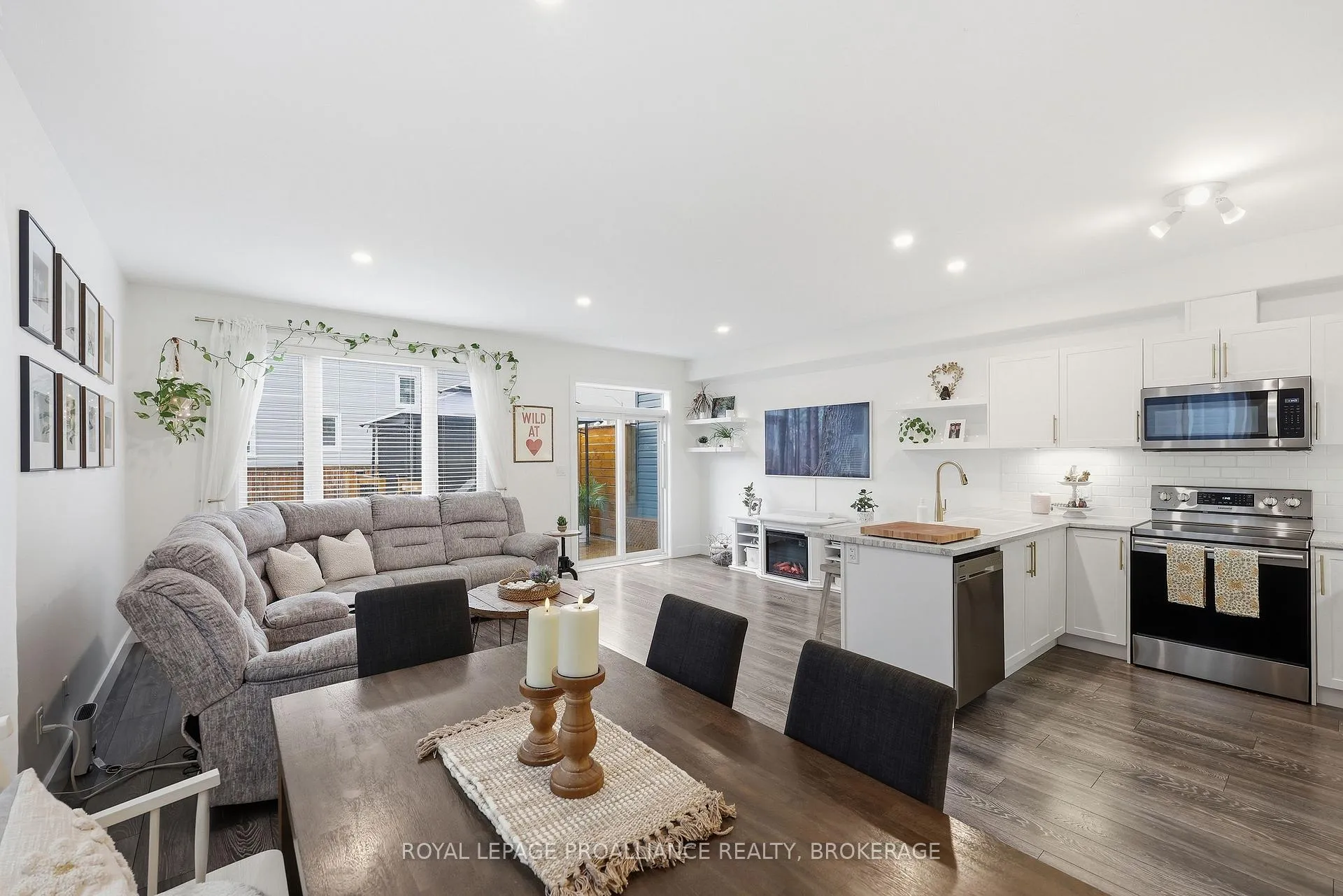 Photo 8 of 105 Hazlett Street, Loyalist, Amherstview — HOMEH