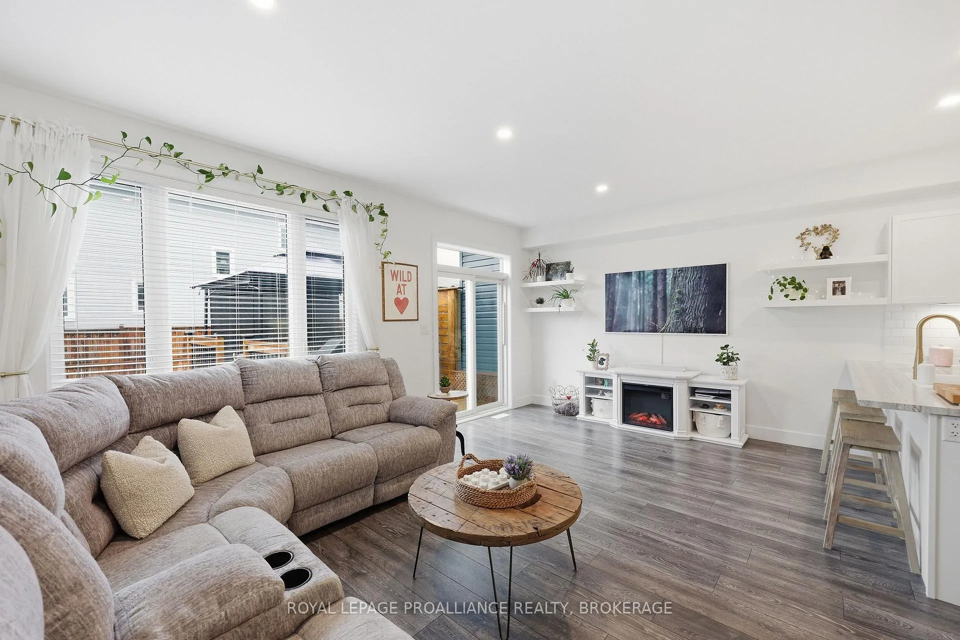 Photo 9 of 105 Hazlett Street, Loyalist, Amherstview — HOMEH